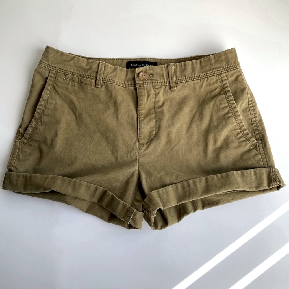 Banana Republic green shorts, sz 2